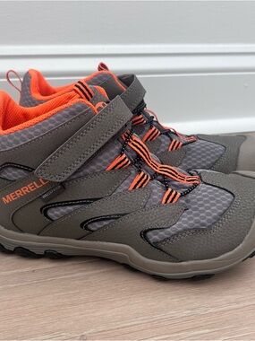 New Merrell Chameleon 7 Access Mid Waterproof Kids Size 6 Hiking Boots MK259196